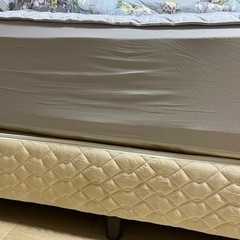 ダブルベッド の画像