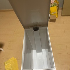 ゴミ箱の画像
