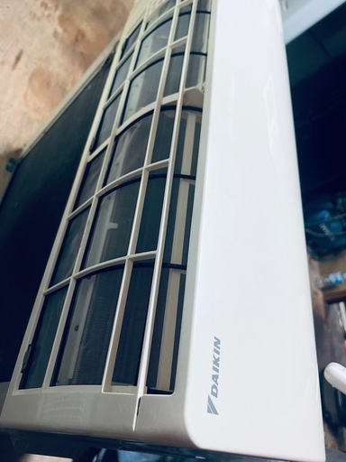 「決まりました」基本取り付け工賃込み　 DAIKINエアコンF40STEP-W 主に14畳200V 2015年製♻️引き取り場合260