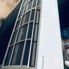 基本取り付け工賃込み　 DAIKINエアコンF40STEP-W 主に14畳200V 2015年製♻️引き取り場合26000円となります。の画像