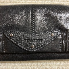 Nina Ricci革
長財布の画像