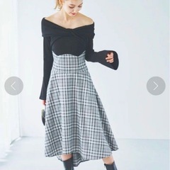 【新品未使用】ダズリン dazzlin ツイストクロスドッキングワンピースの画像