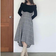 【新品未使用】ダズリン dazzlin ツイストクロスドッキングワンピースの画像