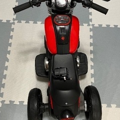 乗れる電動3輪バイクの画像