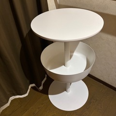 サイドテーブル　IKEA ホワイトの画像
