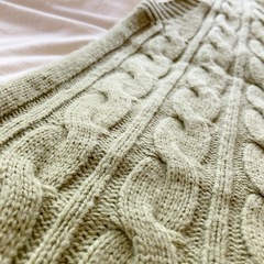 レディース ケーブルニットベスト グリーンの画像