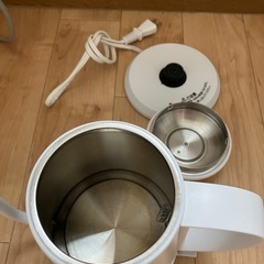 ホワイト クラッシック電気ケトル コード式 モダンデコの画像