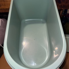 グリーン　米びつ10キロ用　おまけに米洗いボウルもの画像
