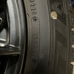 [バリ溝]205/60R16 ヴォクシー ノア プリウスα スタッドレスタイヤセット の画像