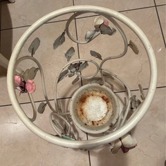 薔薇の傘立ての画像