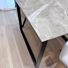 美品ダイニングテーブル椅子2脚セット
の画像