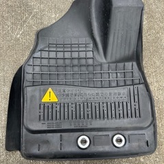 トヨタ純正 ヴォクシー80系スノー・レジャー用フロアマットの画像