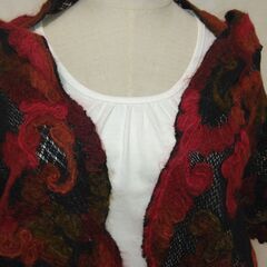 ストール　黒×赤の画像