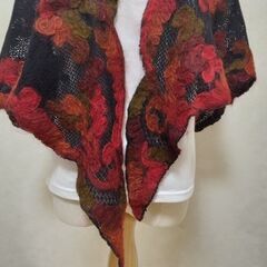 ストール　黒×赤の画像