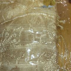 ストール　ベージュの画像