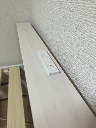 【美品！使用６ヶ月】シングルベッド（3分で組立完了・ネジ無しベッド・コンセント付き）