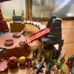 変形！ビッグフォールマウンテン　恐竜バトルキングダム　セット　恐竜フィギュア付きの画像