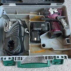 HITACHI　コードレスインパクトドライバ　2個の画像