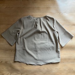 【Mサイズ】ベージュ 七分袖ブラウス オフィスカジュアル OL 春秋の画像