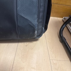 カメラ保管ケースとノートコンピューターかばんの画像