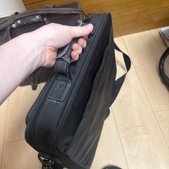 カメラ保管ケースとノートコンピューターかばんの画像
