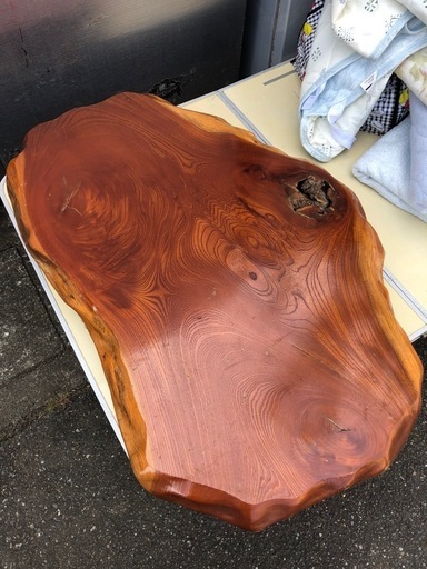 １枚板の飾り台。