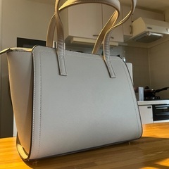 綺麗めなバックの画像