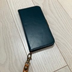 iPhone14 Pro 用 ダークグリーン手帳型ケースの画像