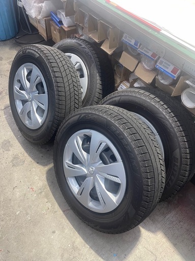 スタッドレス　
ブリヂストン ブリザック VRX3