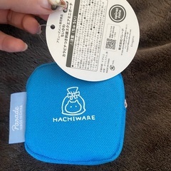 タグ付 ちいかわカラビナ付刺繍スクエアミニポーチの画像