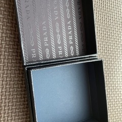 PRADA ギフトボックスの画像