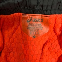アシックスウィンドブレーカーの画像