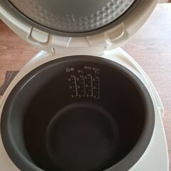 東芝ジャー炊飯器　RC-10MFHの画像