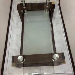 大きめのガラステーブル、無料ですの画像