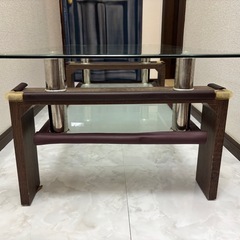 大きめのガラステーブル、無料ですの画像