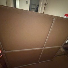 扉付き白キャビネットの画像