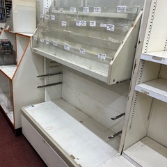 両面飾り棚(ガラス棚あり)の画像