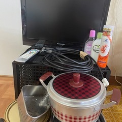 テレビ　パナソニックTH-L19C3-Kと雑貨