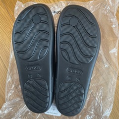 新品未使用　crocs ブラック スポーツサンダルの画像