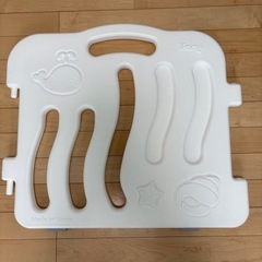 iFam ベビーサークル➕付属品
の画像