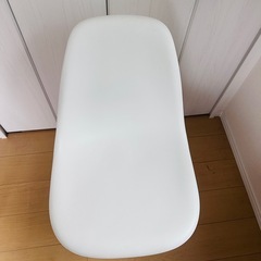 【ホワイト×木脚 シンプルチェア】500円の画像