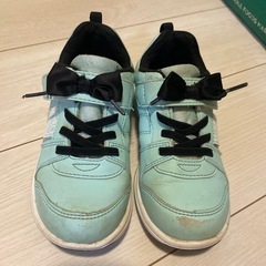 子供スニーカーの画像