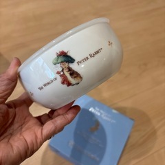 ピーターラビット  陶器の蓋付き容器 レンジ用
の画像