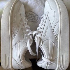 Reebok白靴の画像
