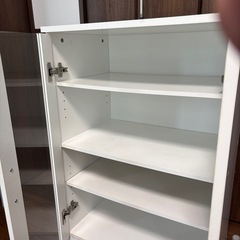 食器棚の画像