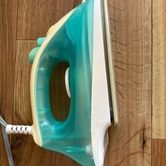 スチームアイロン　パステルグリーンの画像
