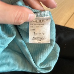 緑色タンクトップの画像