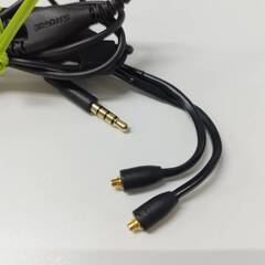 【美品】SHURE RMCE-UNI リモート+マイク搭載 3.5mm イヤホンケーブルの画像