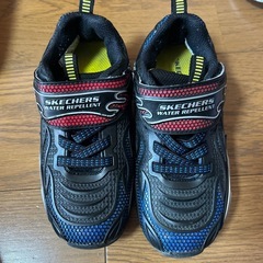 キッズスニーカー、クロックスの画像