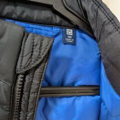 UNIQLO ベストの画像